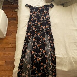 Super cute black long dress. Off the shoulder. Size M